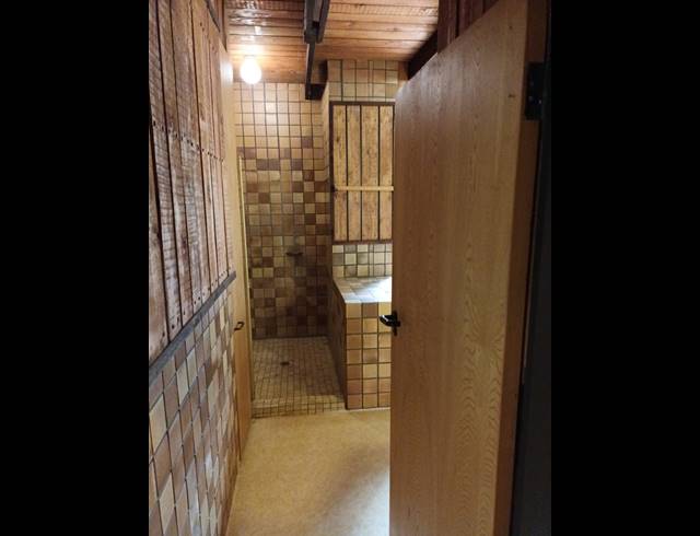 10 BEDROOM FREESTANDING TO LET IN EQUESTRIA
